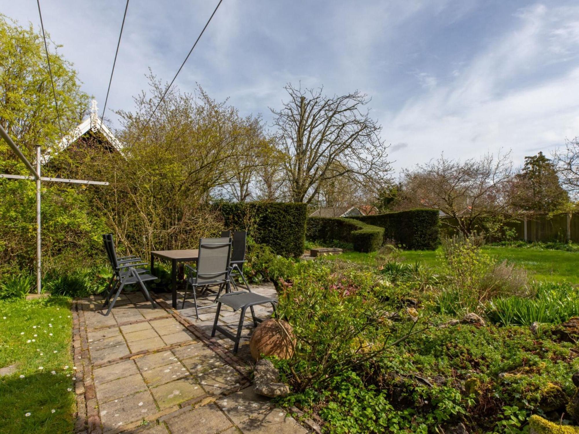 Modern With Garden Vakantiehuis
